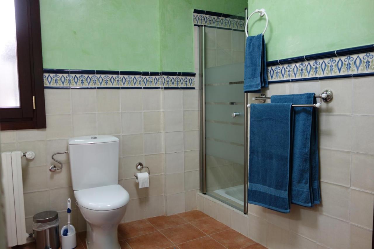 Habitación Doble con baño privado externo y vistas a la montaña