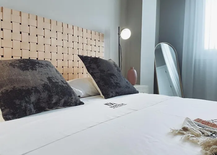 Hotel cerca del colegio: Apartamentos Martalia Namar centro